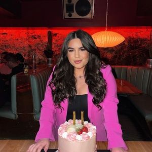 Meet your Posher, Victoria